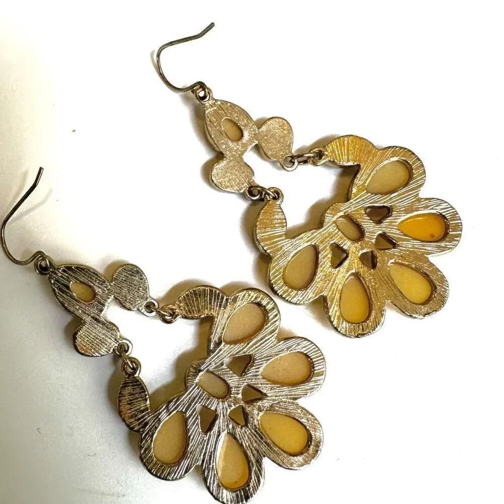 Yellow statement earrings - Picture 7 of 8